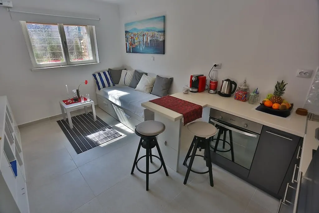 Studio Apartment Laganini Split