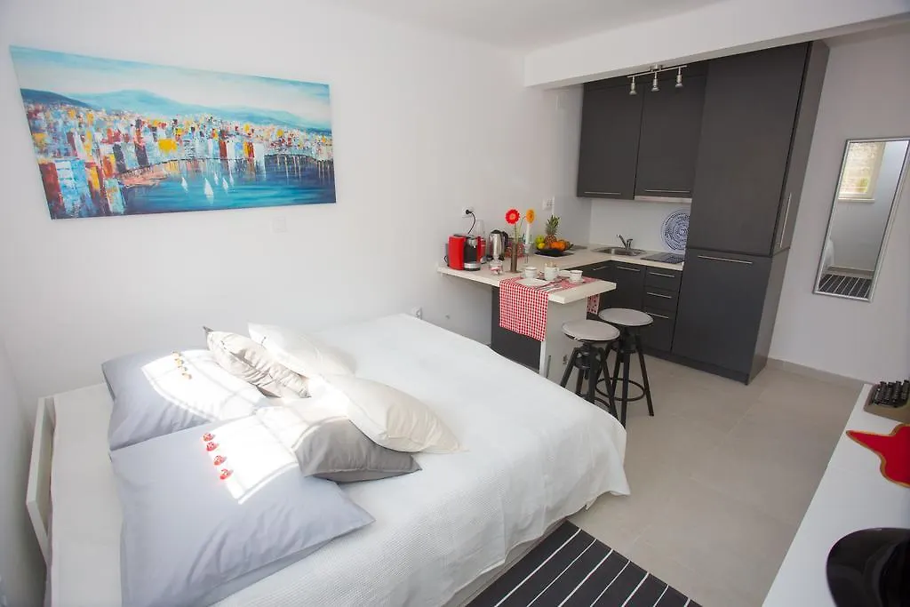 Studio Apartment Laganini Split