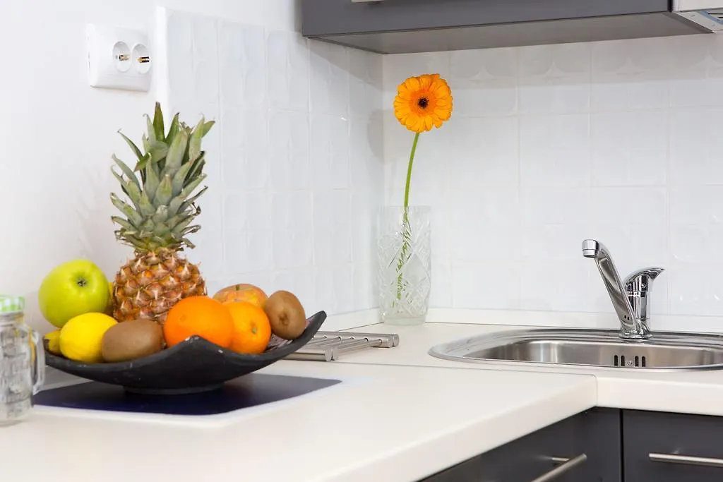 Studio Apartment Laganini Split