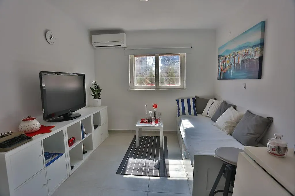 Studio Apartment Laganini Split